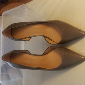 D'orsay styles heeled pumps